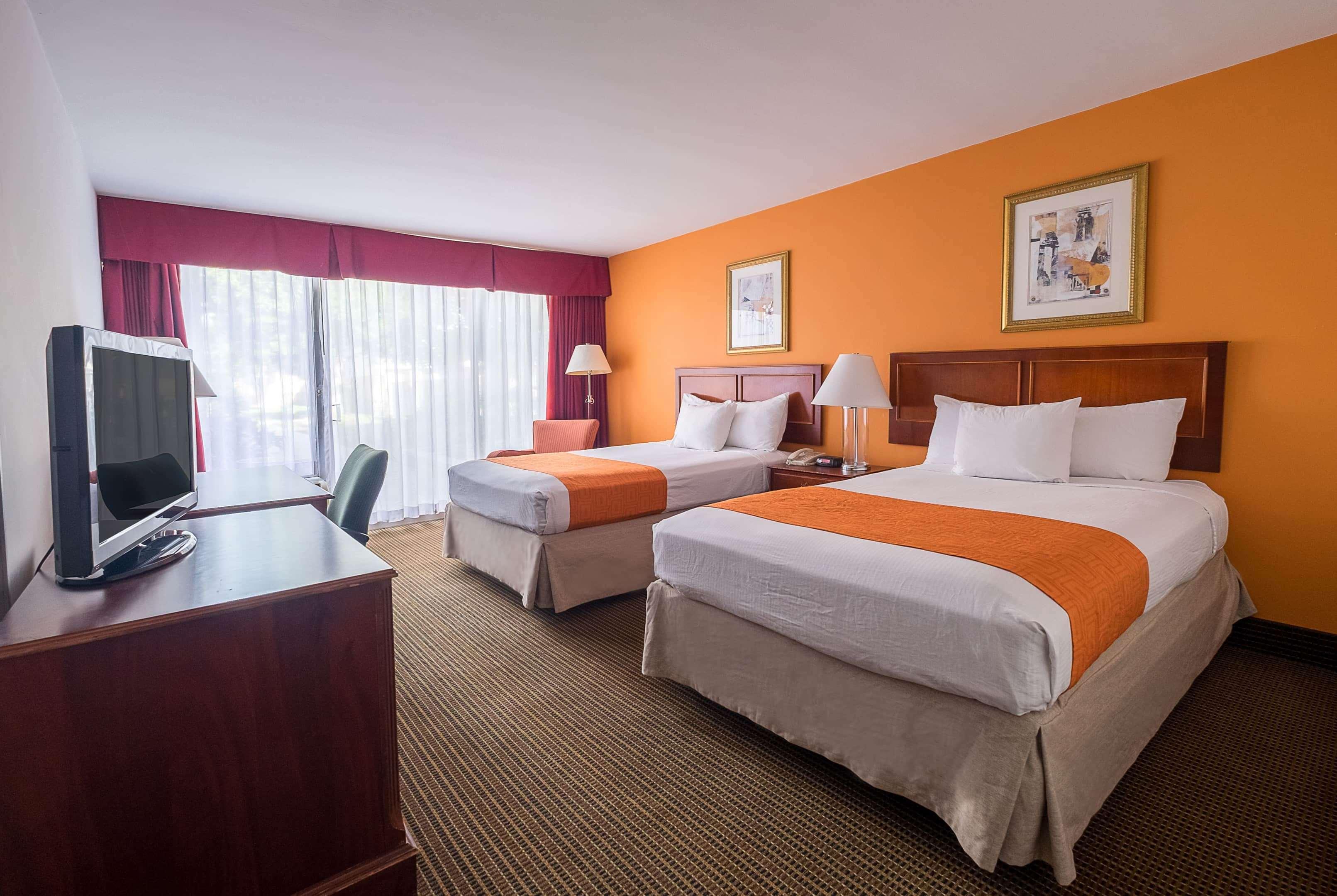 Howard Johnson By Wyndham Fullerton/Anaheim Conference Cntr Dış mekan fotoğraf
