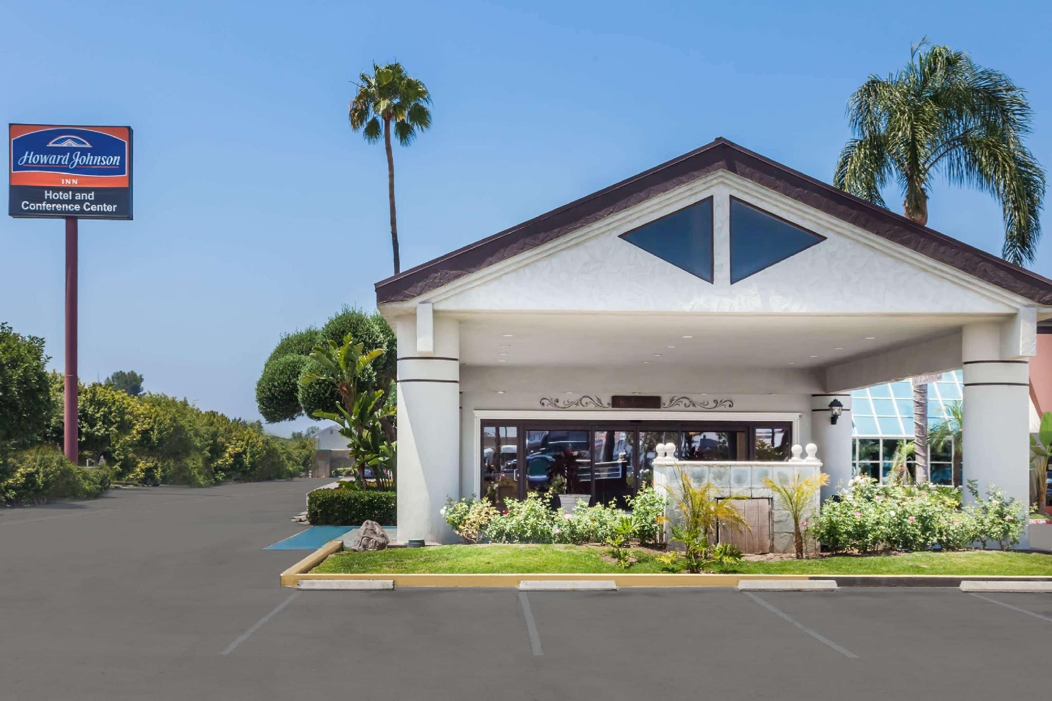 Howard Johnson By Wyndham Fullerton/Anaheim Conference Cntr Dış mekan fotoğraf