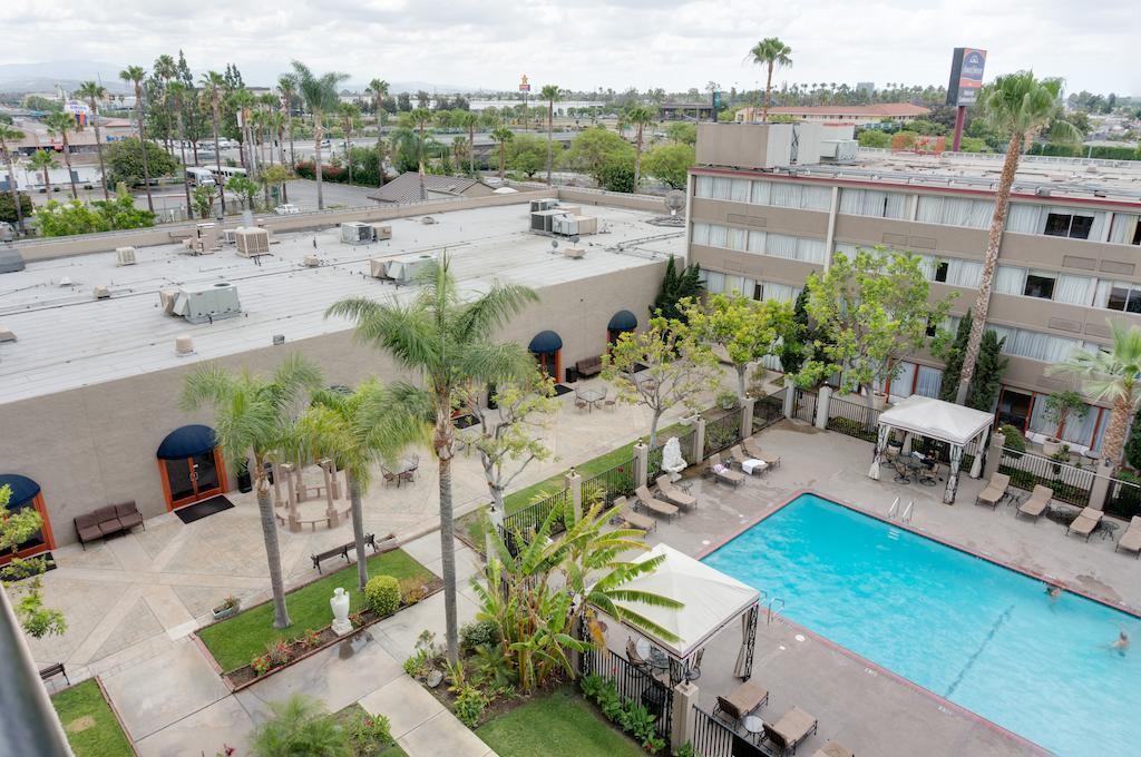 Howard Johnson By Wyndham Fullerton/Anaheim Conference Cntr Dış mekan fotoğraf