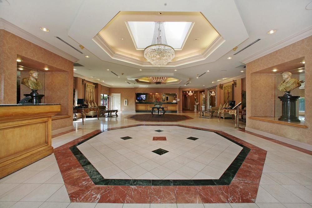 Howard Johnson By Wyndham Fullerton/Anaheim Conference Cntr Dış mekan fotoğraf