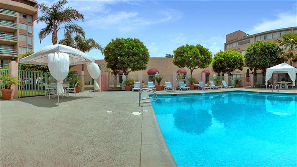 Howard Johnson By Wyndham Fullerton/Anaheim Conference Cntr Dış mekan fotoğraf